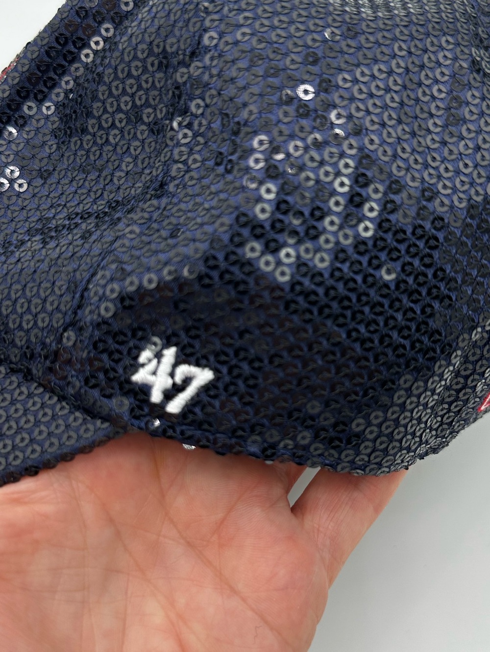 47 Brand University of Connecticut Navy Blue Sequined Husky Baseball Cap - Picture 3 of 7